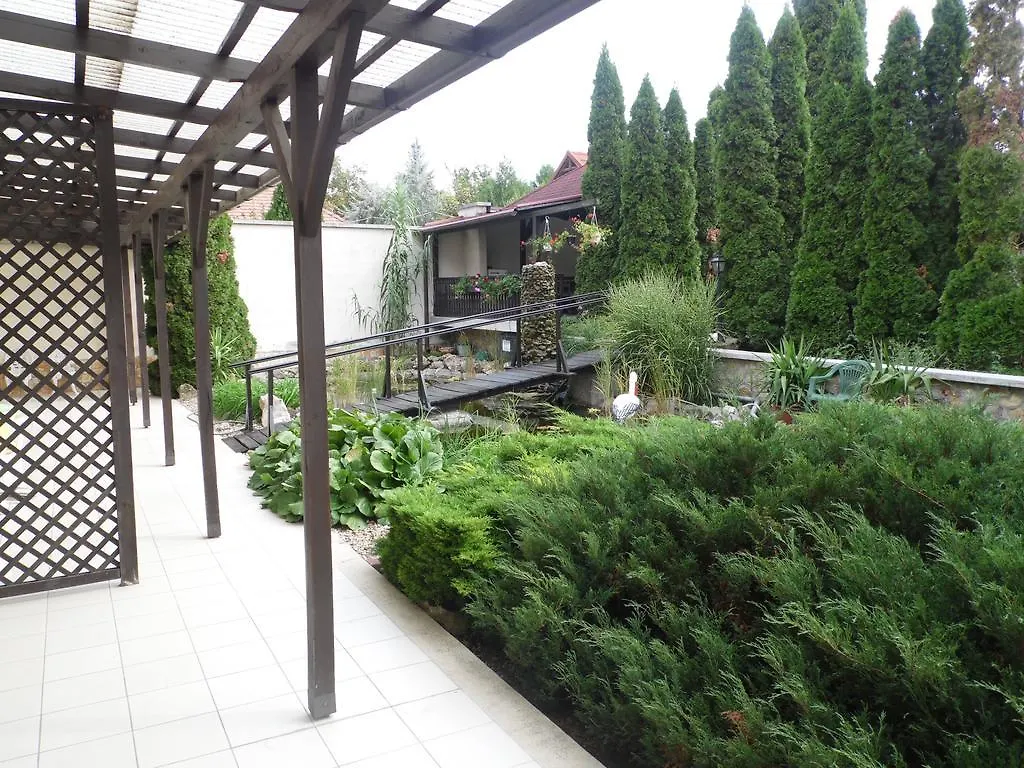 Agi Panzio Obuda Bed and Breakfast Budapest Bed & Breakfast