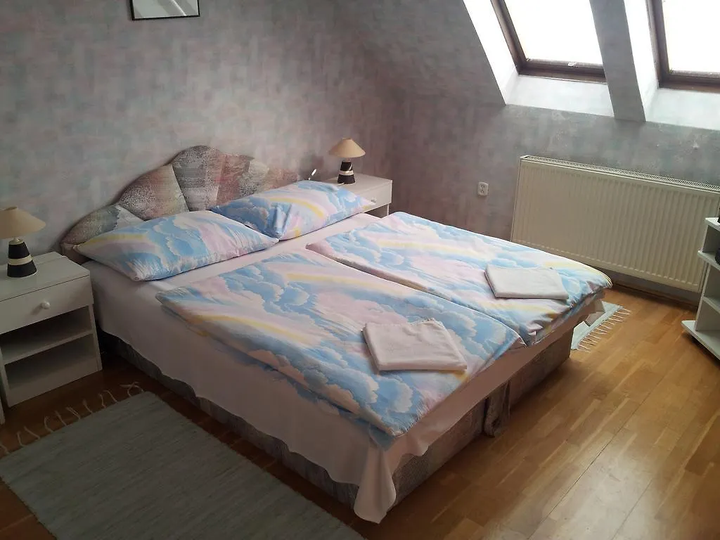 Agi Panzio Obuda Bed & Breakfast Budapest