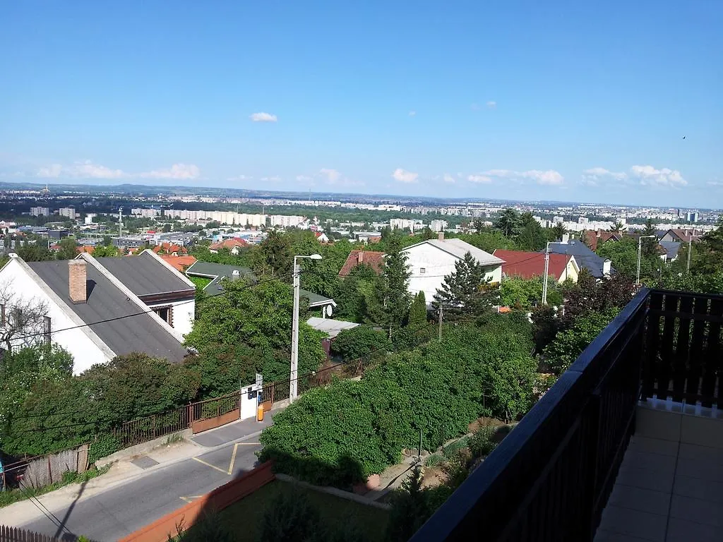 Agi Panzio Obuda Bed & Breakfast Budapest